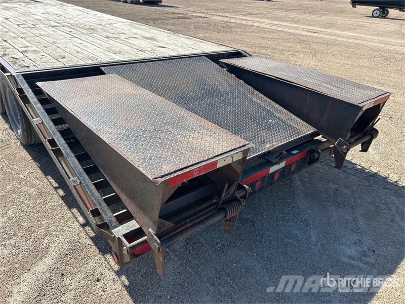Tarnel 30 ft T/A Gooseneck Equipment Trailer Rimorchio per il trasporto di veicoli