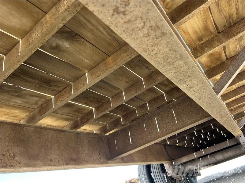 Tarnel 30 ft T/A Gooseneck Equipment Trailer Rimorchio per il trasporto di veicoli