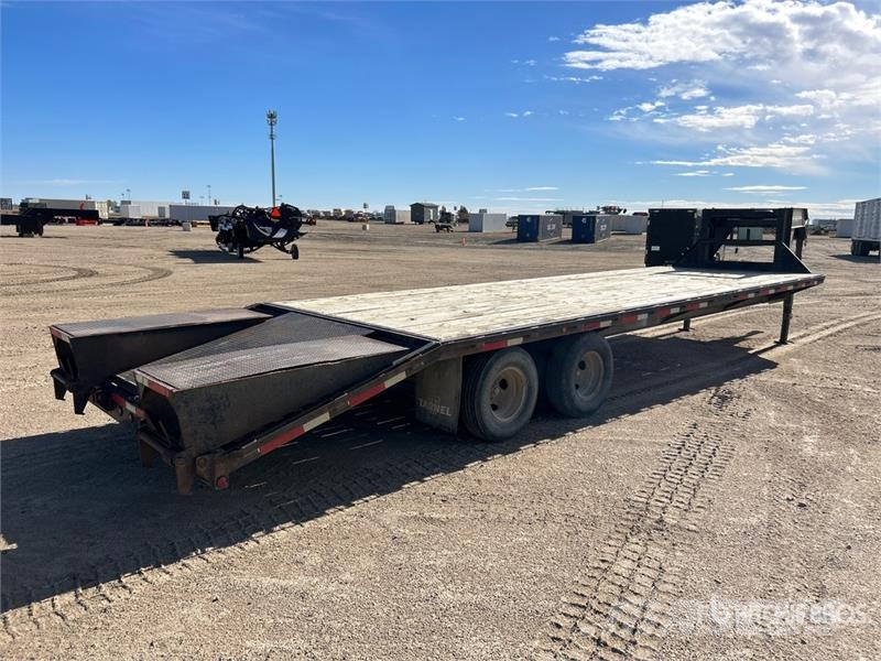 Tarnel 30 ft T/A Gooseneck Equipment Trailer Rimorchio per il trasporto di veicoli