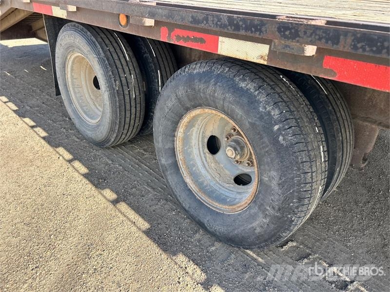 Tarnel 30 ft T/A Gooseneck Equipment Trailer Rimorchio per il trasporto di veicoli