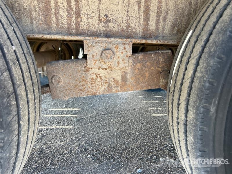 Tarnel 30 ft T/A Gooseneck Equipment Trailer Rimorchio per il trasporto di veicoli