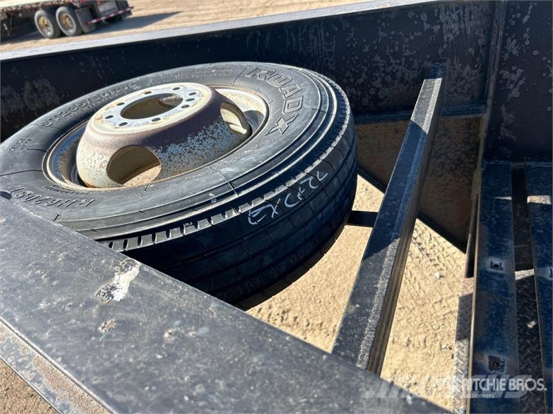 Tarnel 30 ft T/A Gooseneck Equipment Trailer Rimorchio per il trasporto di veicoli