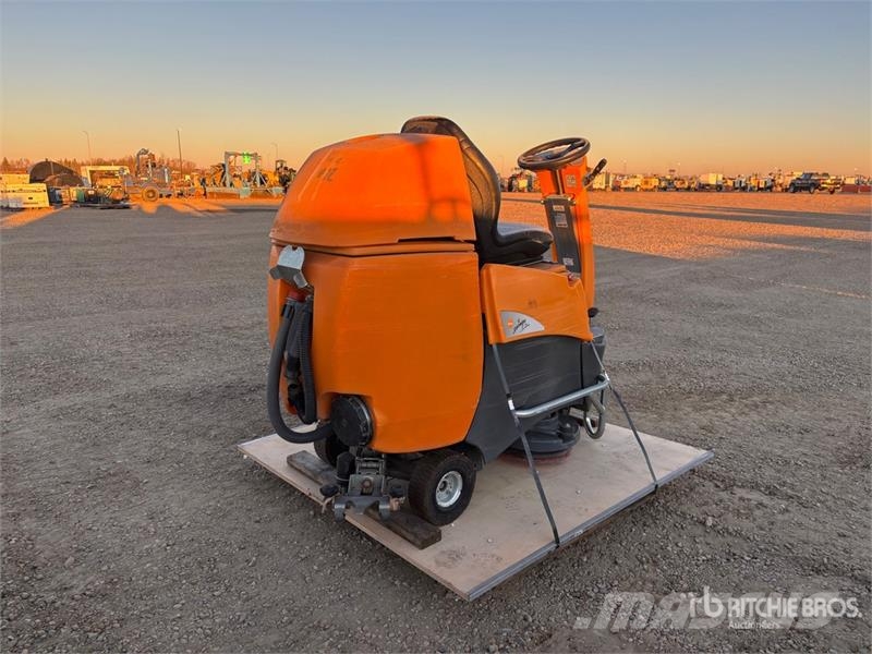 Taski Swingo 2500 Ride-On Electric Floor Scrubber 其他拖车