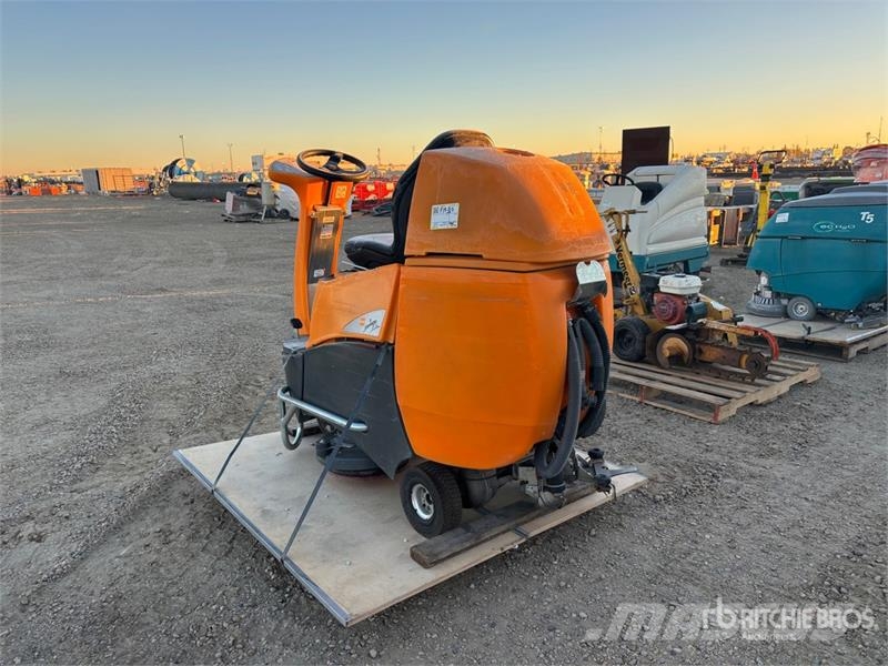 Taski Swingo 2500 Ride-On Electric Floor Scrubber 其他拖车