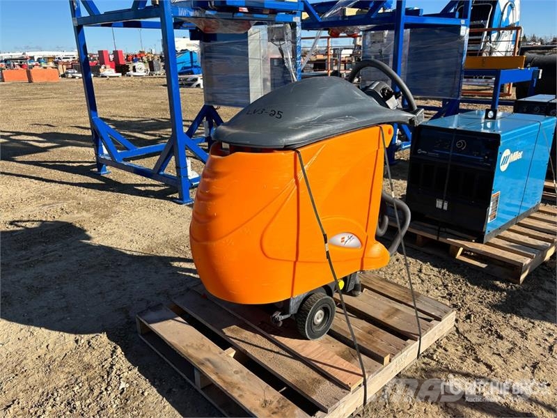 Taski Swingo Walk-Behind Floor Scrubber Autre remorque agricole