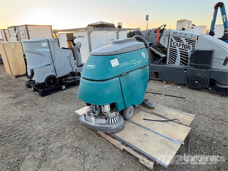 Tennant Echo T5 Walk-Behind Floor Scrubber 其他拖车