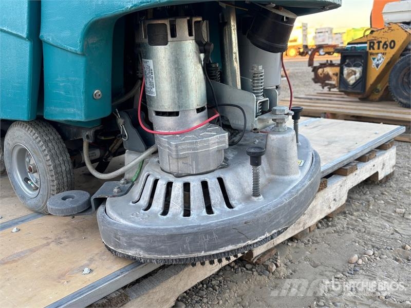 Tennant Echo T5 Walk-Behind Floor Scrubber 其他拖车
