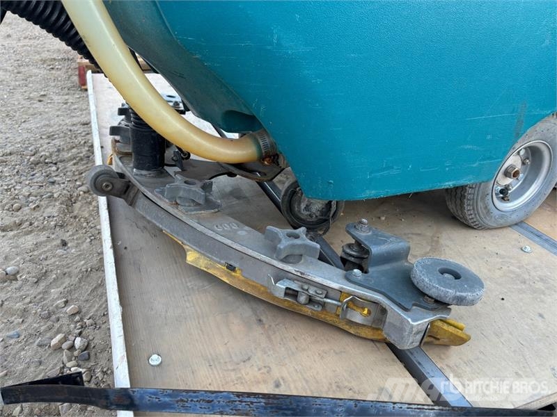 Tennant Echo T5 Walk-Behind Floor Scrubber 其他拖车