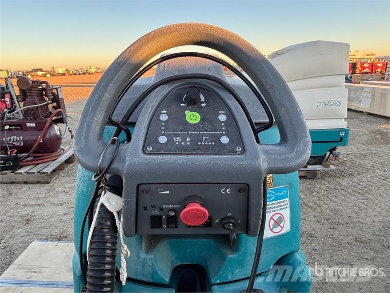 Tennant Echo T5 Walk-Behind Floor Scrubber 其他拖车