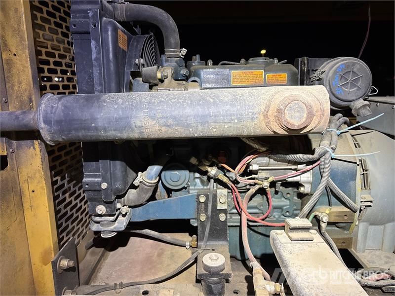 Terex AL5000 拖车式灯塔