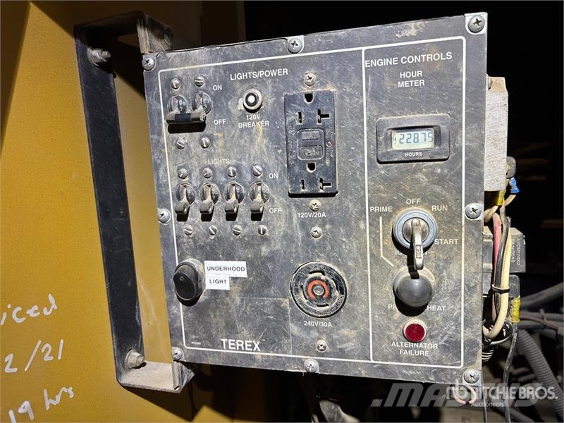 Terex AL5000 拖车式灯塔