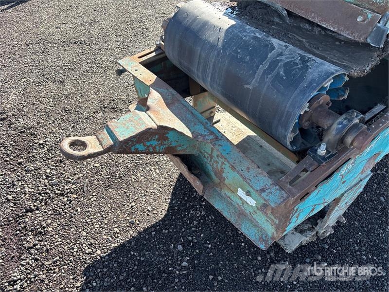 Terex Powerscreen M85 30 in x 60 ft Portable Radial Stac Otros