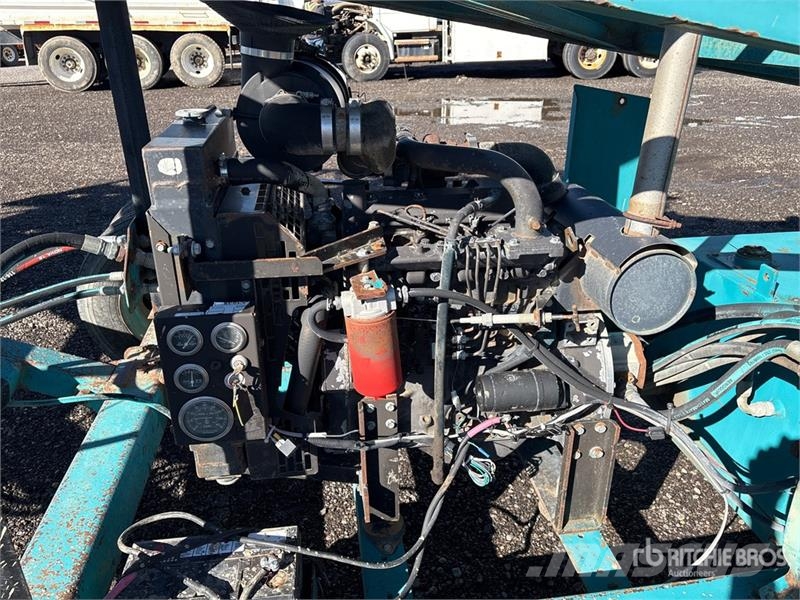 Terex Powerscreen M85 30 in x 60 ft Portable Radial Stac Otros