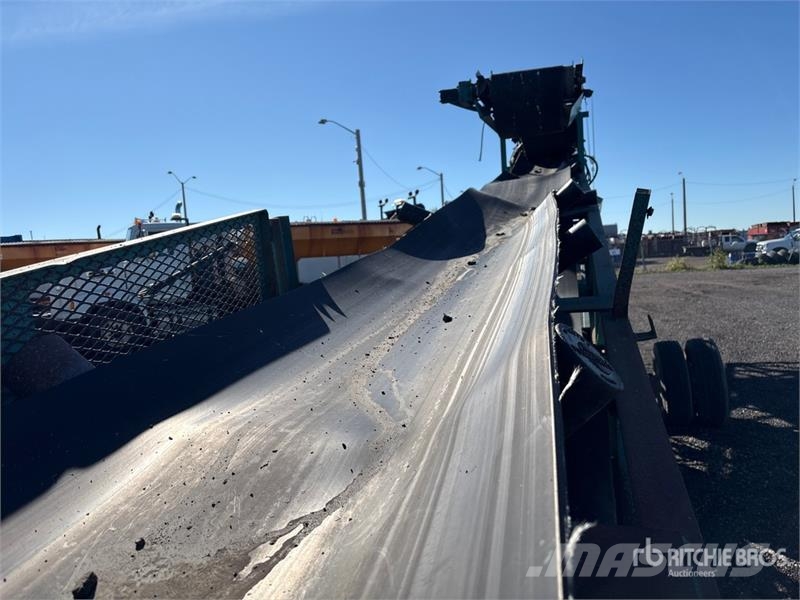 Terex Powerscreen M85 30 in x 60 ft Portable Radial Stac Otros