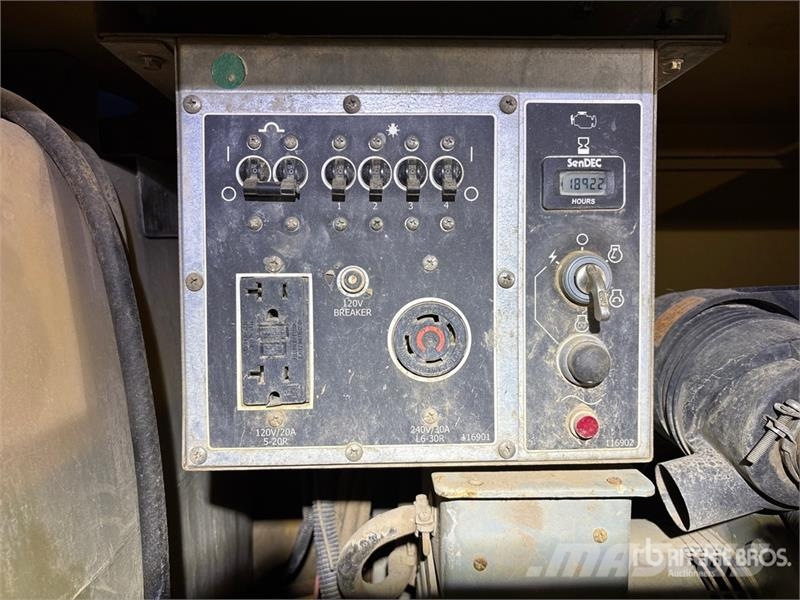 Terex RL4 拖车式灯塔