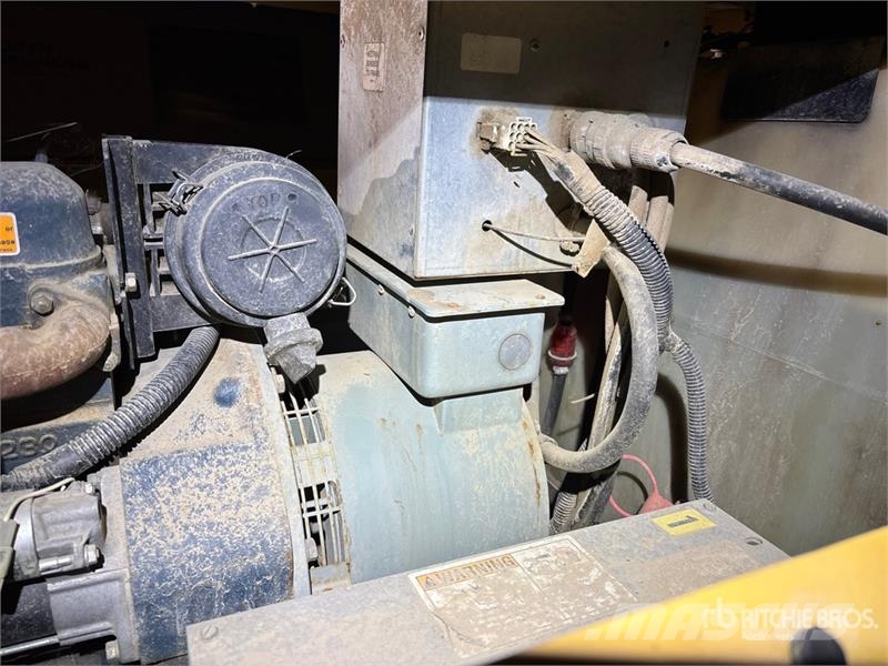 Terex RL4 拖车式灯塔