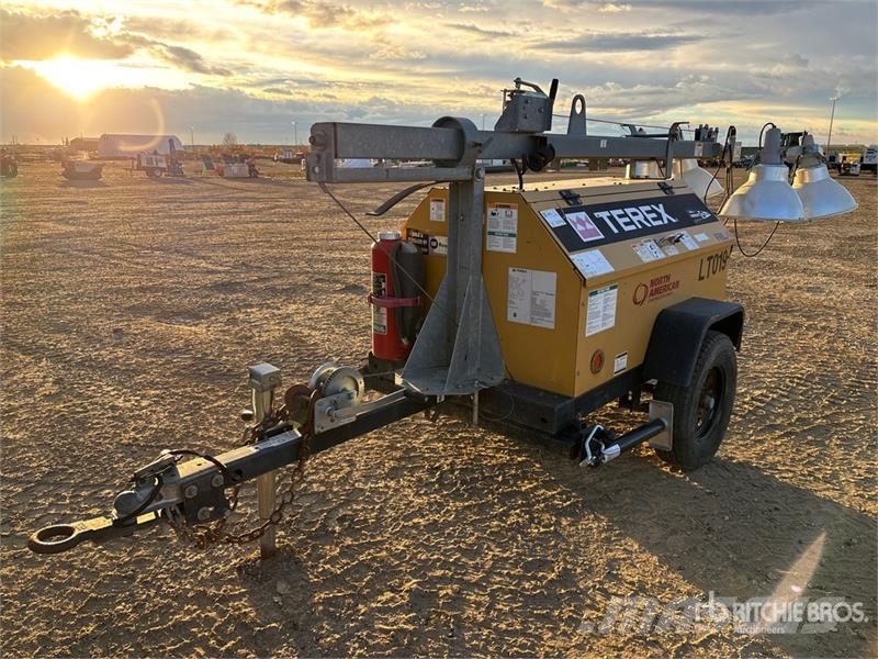 Terex RL4 拖车式灯塔