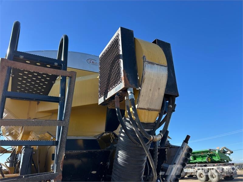  Terra-Gator 8104 70 ft Air Boom 4x2 Self-Propelled Kunstgjødselspreder