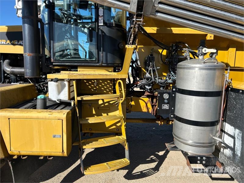 Terra-Gator 8104 70 ft Air Boom 4x2 Self-Propelled Kunstgjødselspreder