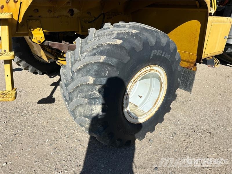 Terra-Gator 8104 70 ft Air Boom 4x2 Self-Propelled Kunstgjødselspreder