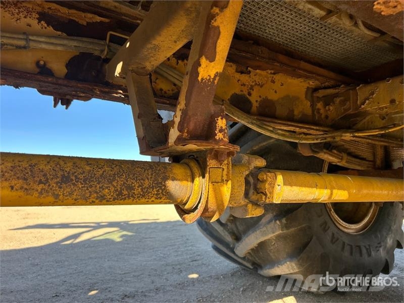 Terra-Gator 8104 70 ft Air Boom 4x2 Self-Propelled Kunstgjødselspreder