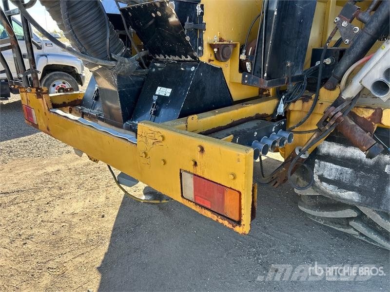 Terra-Gator 8104 70 ft Air Boom 4x2 Self-Propelled Kunstgjødselspreder