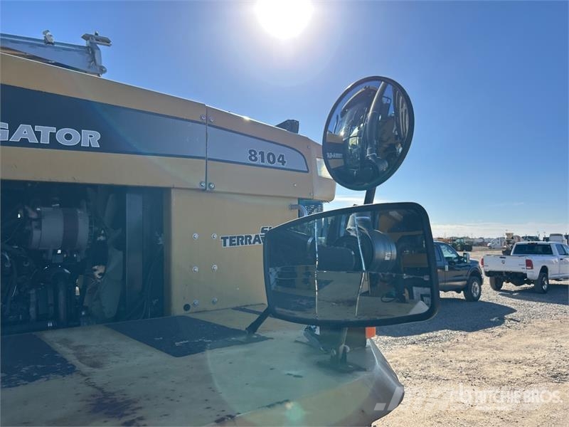  Terra-Gator 8104 70 ft Air Boom 4x2 Self-Propelled Kunstgjødselspreder