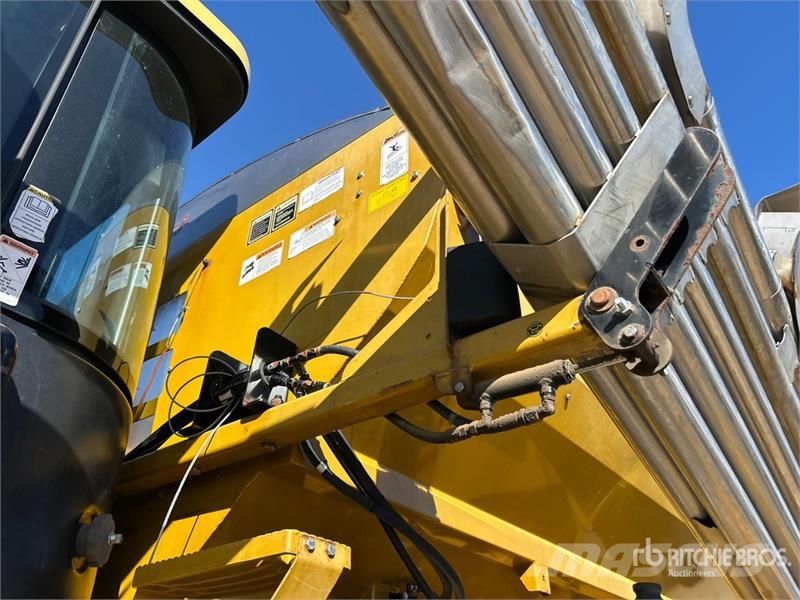  Terra-Gator 8104 70 ft Air Boom 4x2 Self-Propelled Kunstgjødselspreder