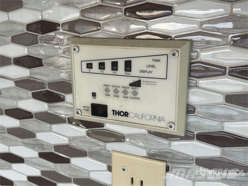 Thor 25 ft T/A Travel Trailer Otros remolques