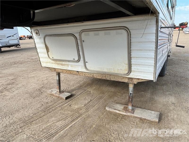 Thor 25 ft T/A Travel Trailer Otros remolques