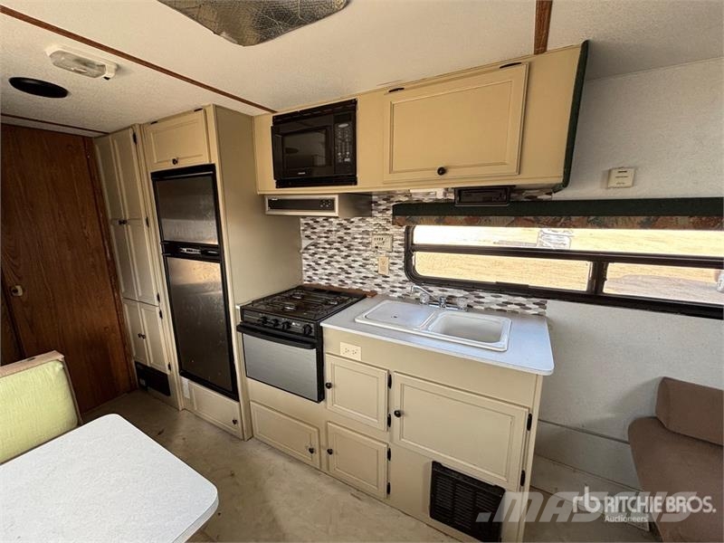 Thor 25 ft T/A Travel Trailer Otros remolques
