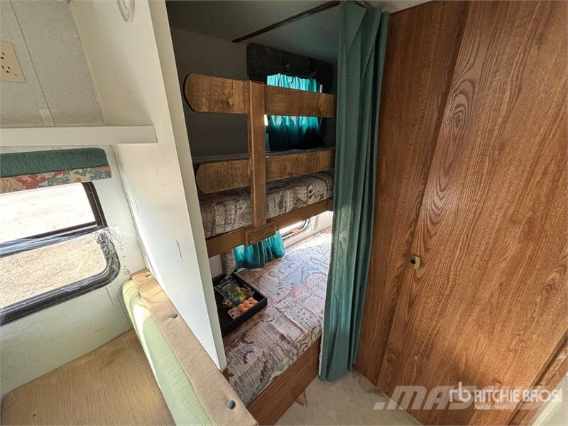 Thor 25 ft T/A Travel Trailer Otros remolques