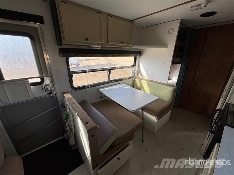 Thor 25 ft T/A Travel Trailer Otros remolques