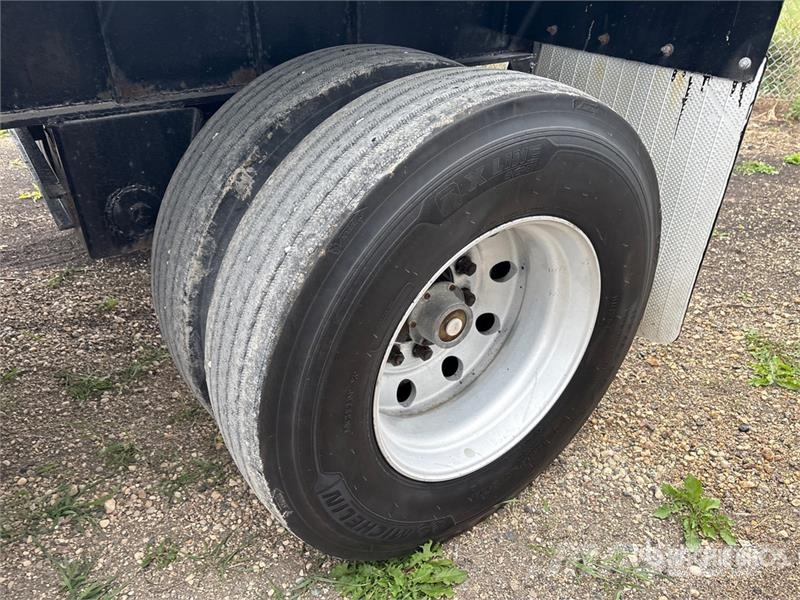 Thruway 32 ft T/A Flatbed Trailer Remorque ridelle