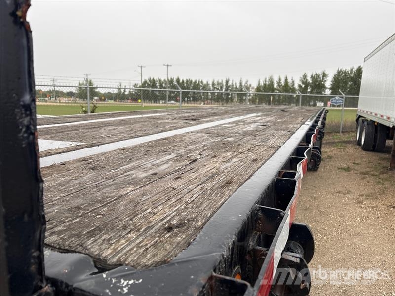 Thruway 32 ft T/A T/A Flatbed Trailer Platós / Ponyvás pótkocsik