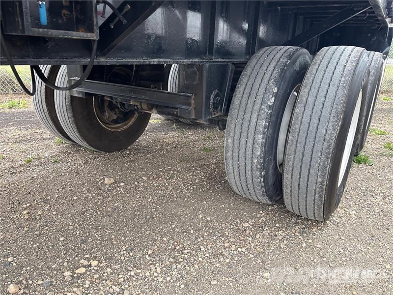 Thruway 32 ft T/A T/A Flatbed Trailer Platós / Ponyvás pótkocsik