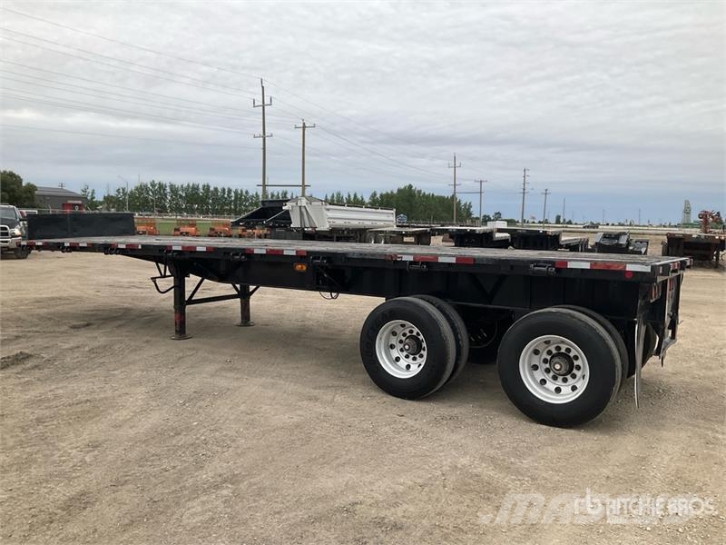 Thruway 32 ft T/A T/A Flatbed Trailer Platós / Ponyvás pótkocsik