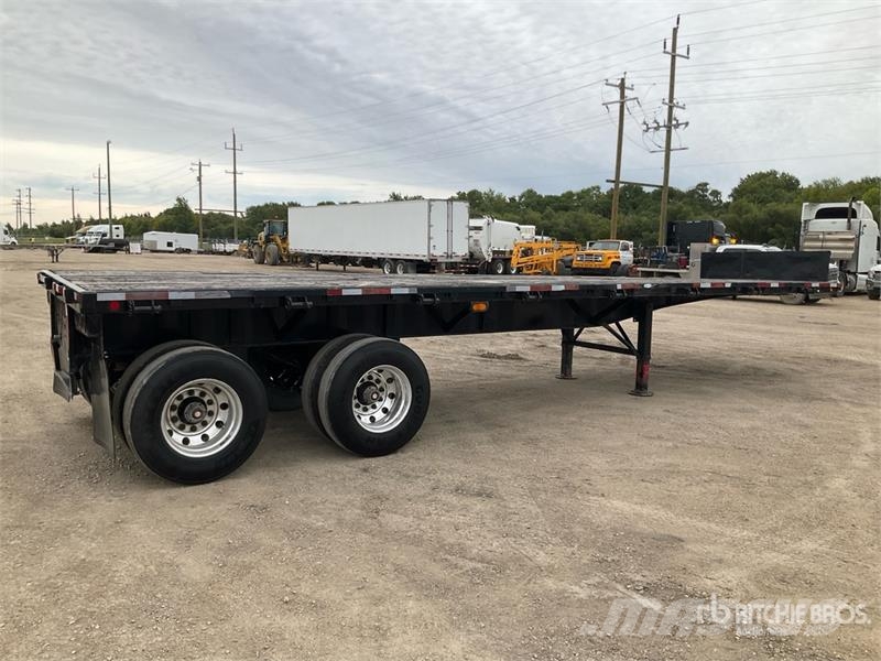 Thruway 32 ft T/A T/A Flatbed Trailer Platós / Ponyvás pótkocsik