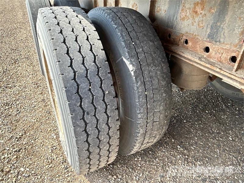 Thruway 53 ft Tri/A Flatbed Trailer Pritschenanhänger