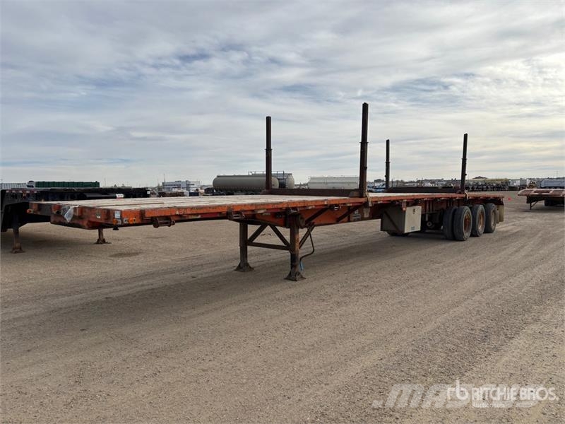  Thruway ROADMASTER 53 ft Tri/A C/W Bunks Flatbed T مقطوروات مسطحة/مفصلية الجوانب