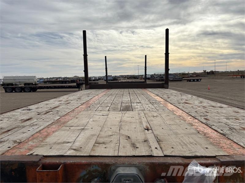  Thruway ROADMASTER 53 ft Tri/A C/W Bunks Flatbed T مقطوروات مسطحة/مفصلية الجوانب