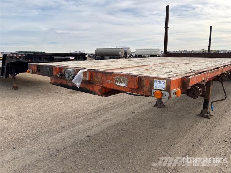  Thruway ROADMASTER 53 ft Tri/A C/W Bunks Flatbed T مقطوروات مسطحة/مفصلية الجوانب