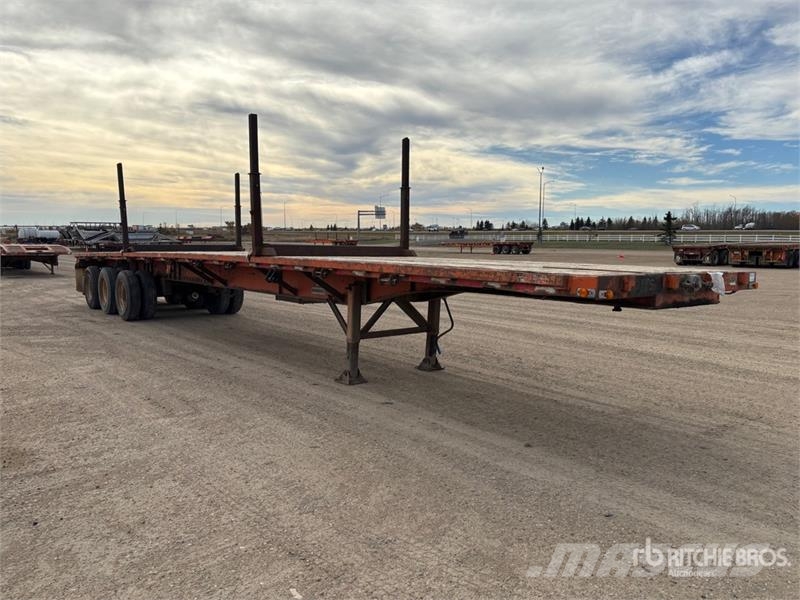  Thruway ROADMASTER 53 ft Tri/A C/W Bunks Flatbed T مقطوروات مسطحة/مفصلية الجوانب