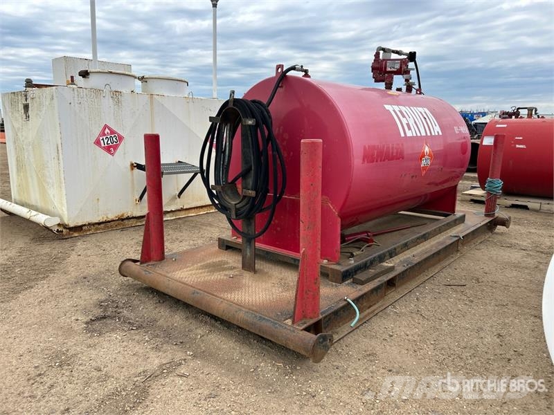 Tidy Tanks 2700 L Skid Mounted Steel Fuel Tank 연료 및 첨가제 탱크