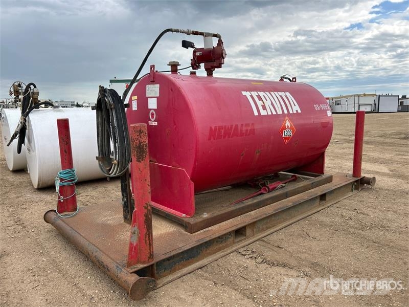 Tidy Tanks 2700 L Skid Mounted Steel Fuel Tank 연료 및 첨가제 탱크