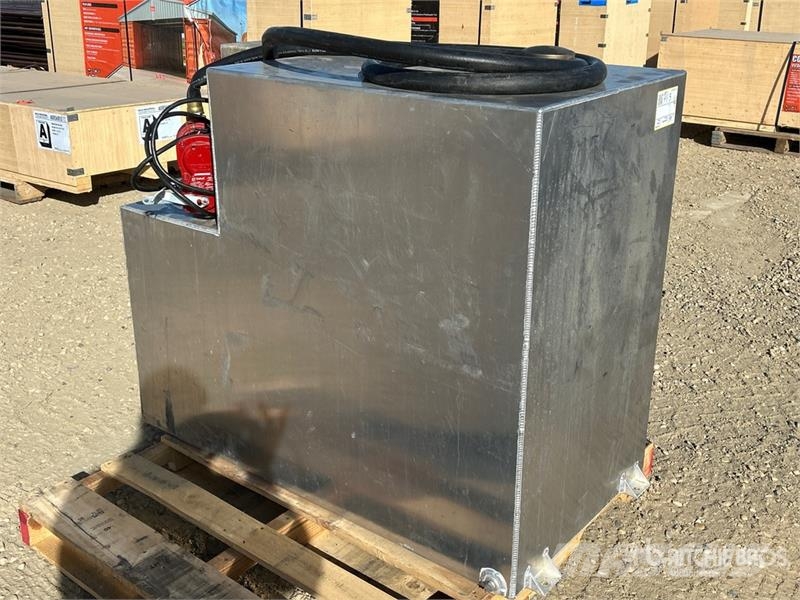 Tiger Tool 750 L Aluminum Slip Fuel Tank Üzemanyag- és adaléktartályok