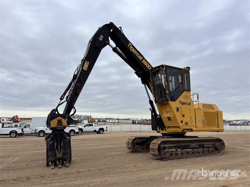 Tigercat 880D Short Wood Log Loader Utovarivači stabala