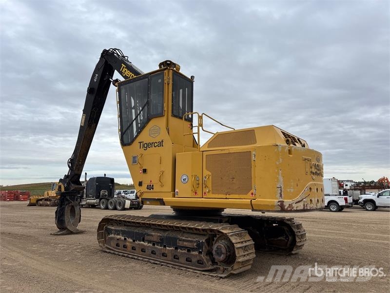 Tigercat 880D Short Wood Log Loader Utovarivači stabala