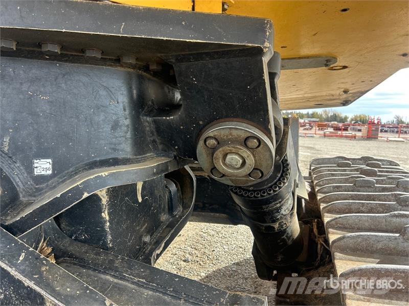 Tigercat L870C Leveling Track Feller Buncher Talador apilador