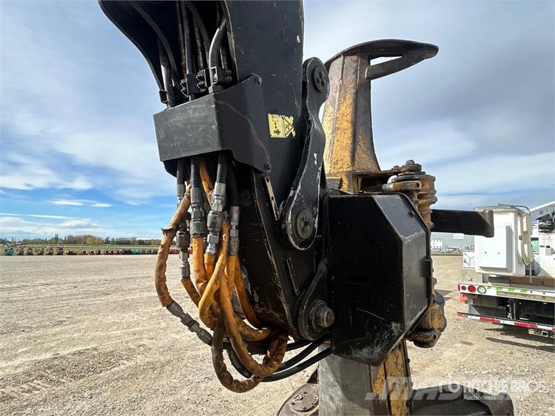 Tigercat L870C Leveling Track Feller Buncher Talador apilador